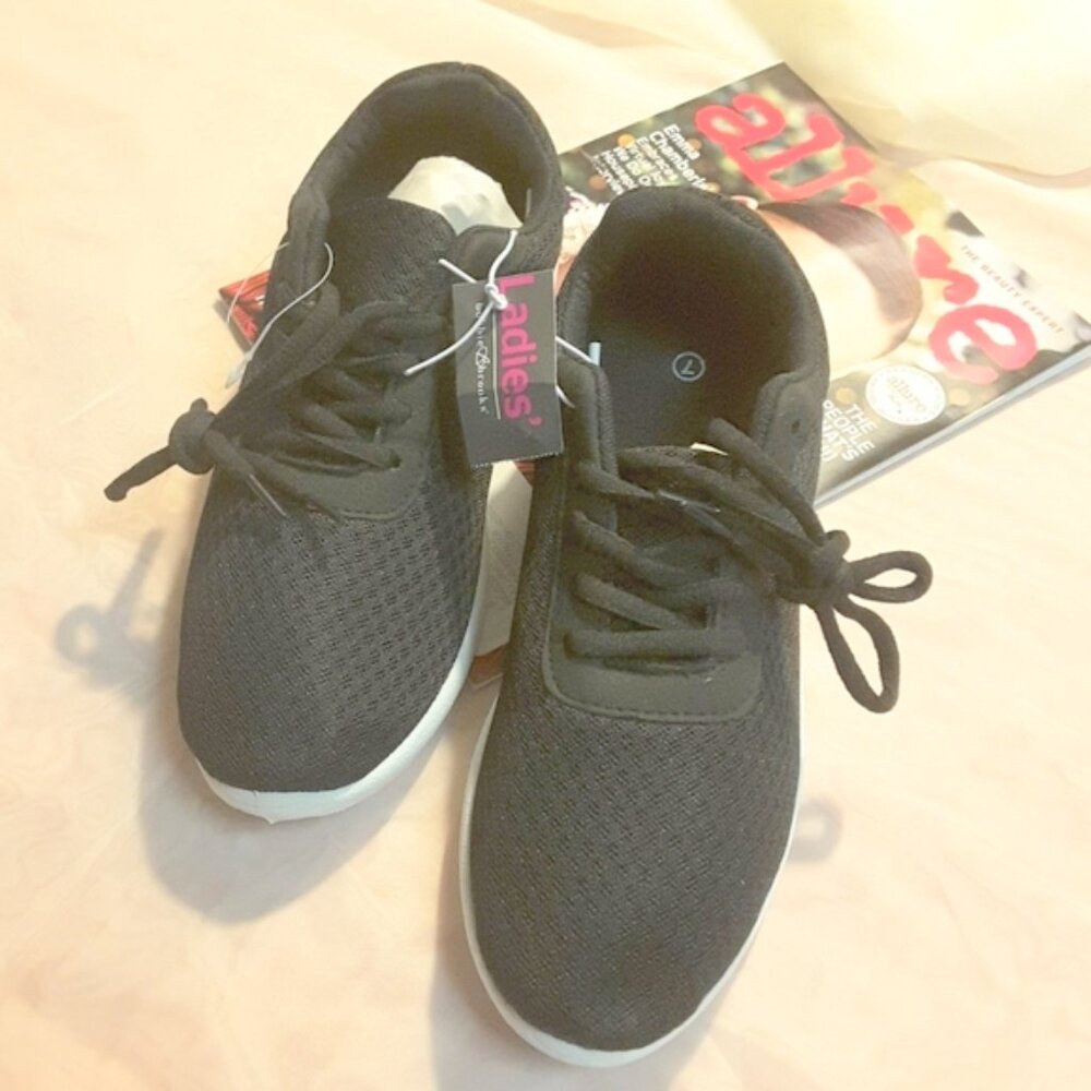 Shoes, never worn.
